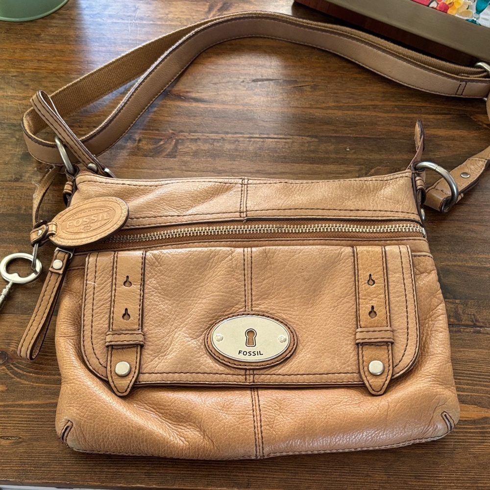 Vintage Fossil Light Brown Leather Crossbody Bag